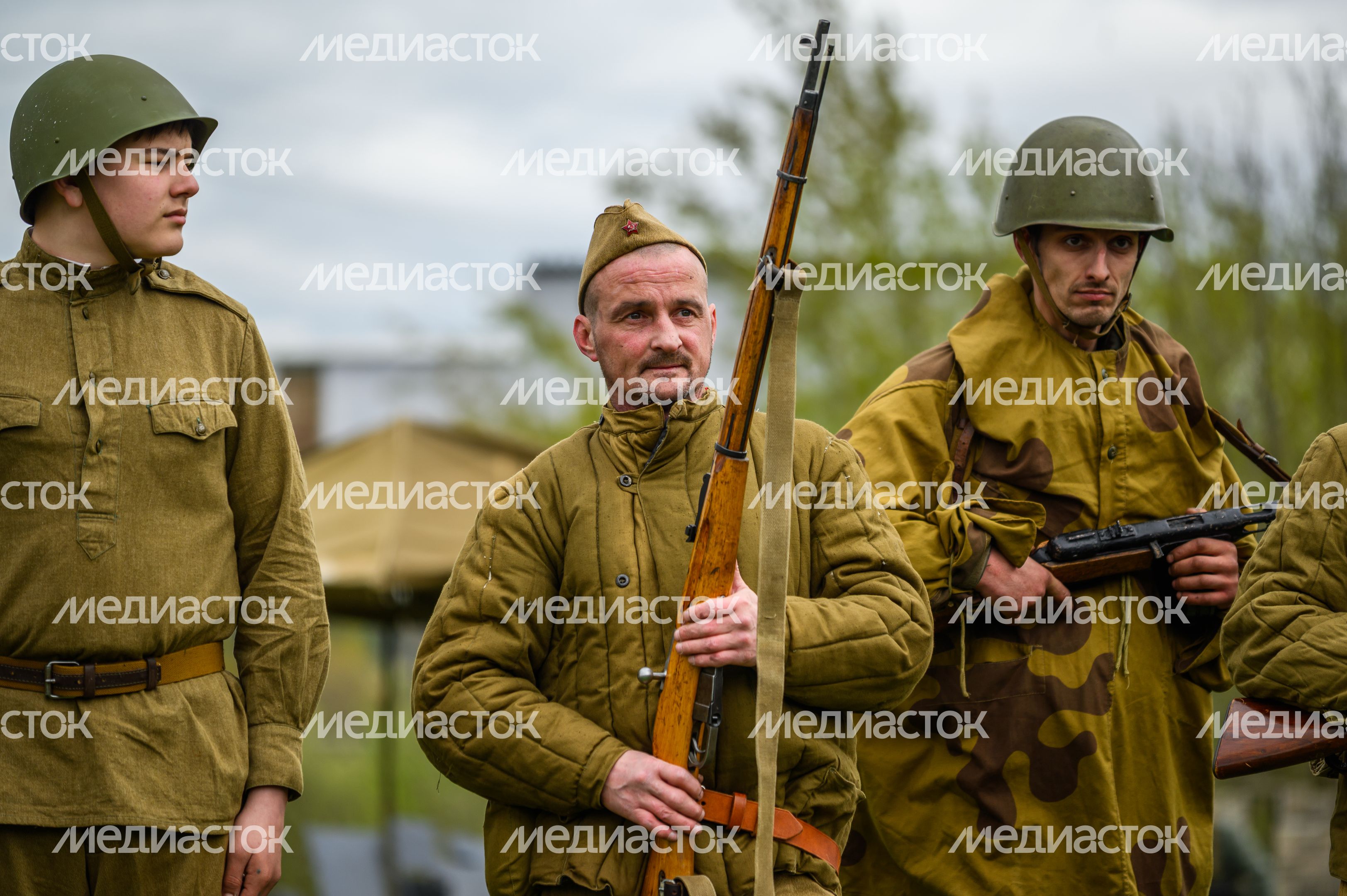 Военно-историческая реконструкция событий мая 1945 года в музее истории танка Т-34 в Мытищах Военно-историческая реконструкция событий мая 1945 года в музее истории танка Т-34 в Мытищах