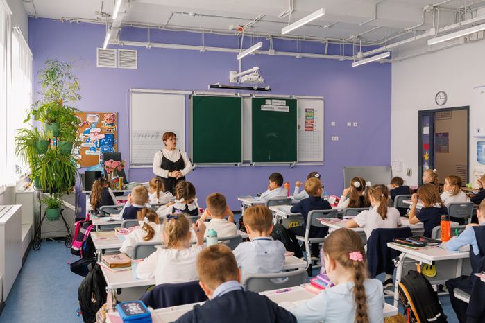 Урок для учеников начальных классов в новом корпусе Гимназии №6 в Солнечногорске