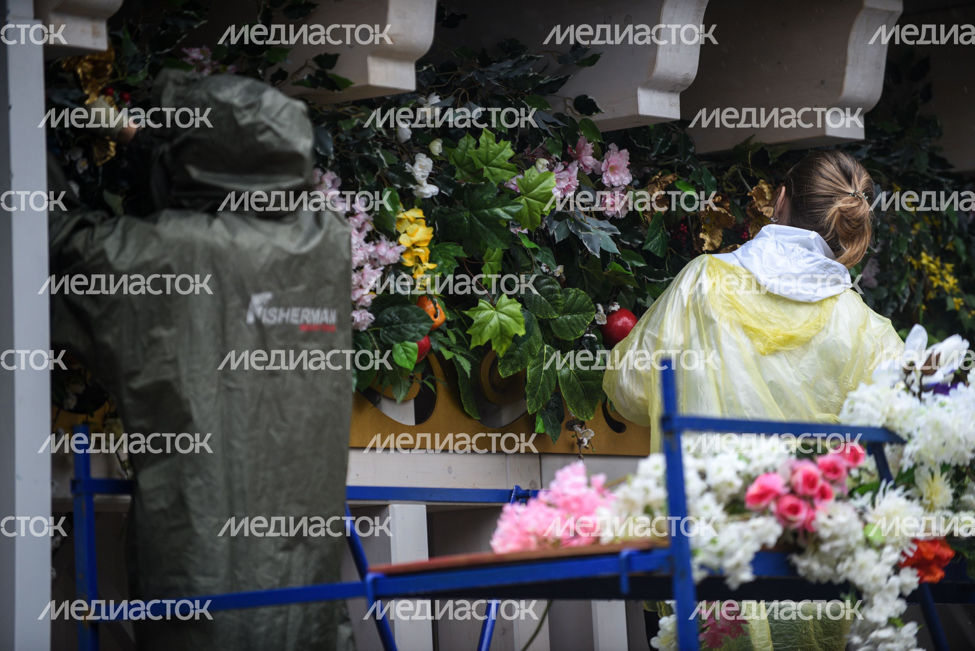 Подготовка площадок нового фестиваля Московское Лето Цветочный Джем