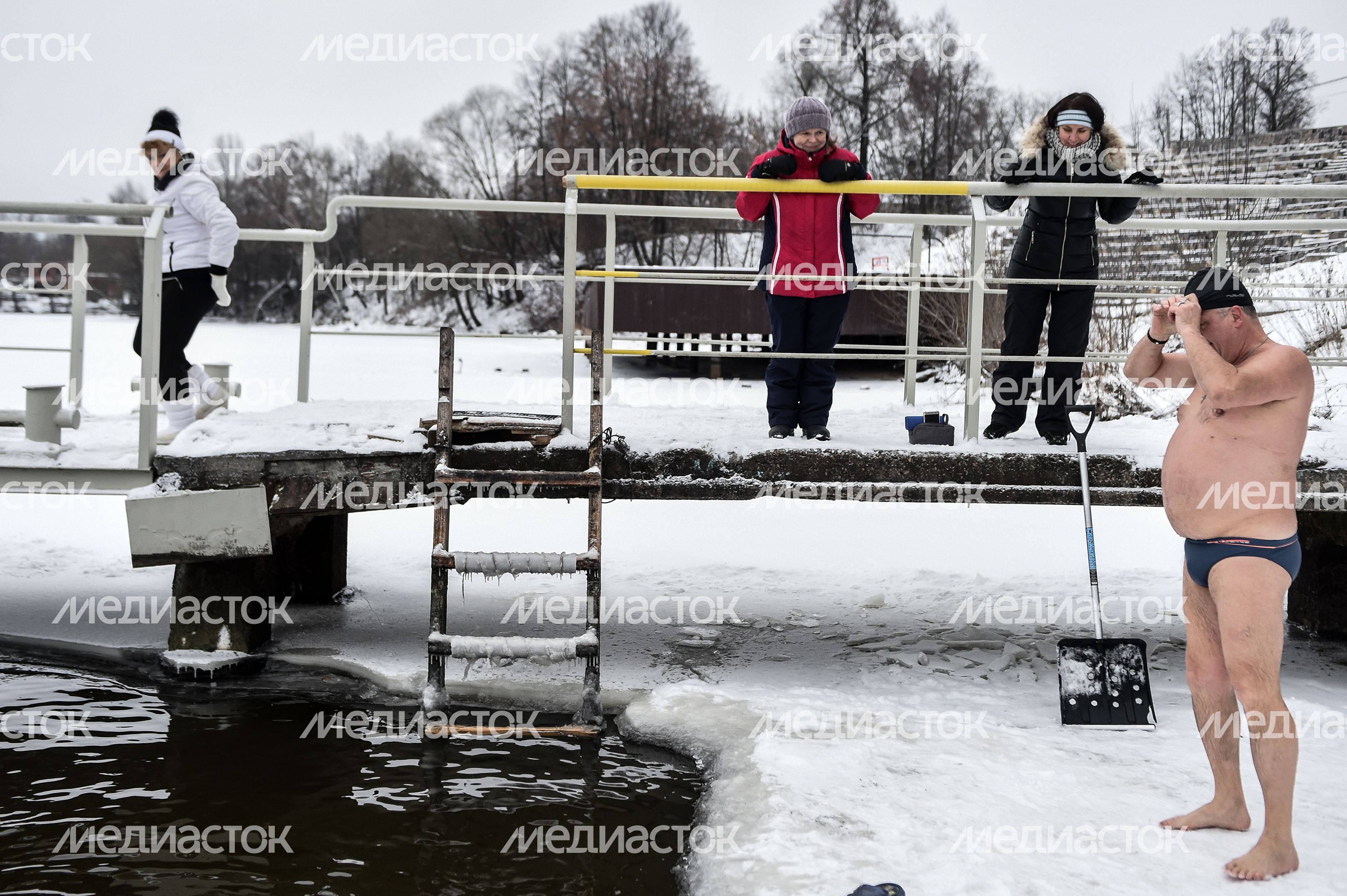 Купание моржей в Долгопрудном