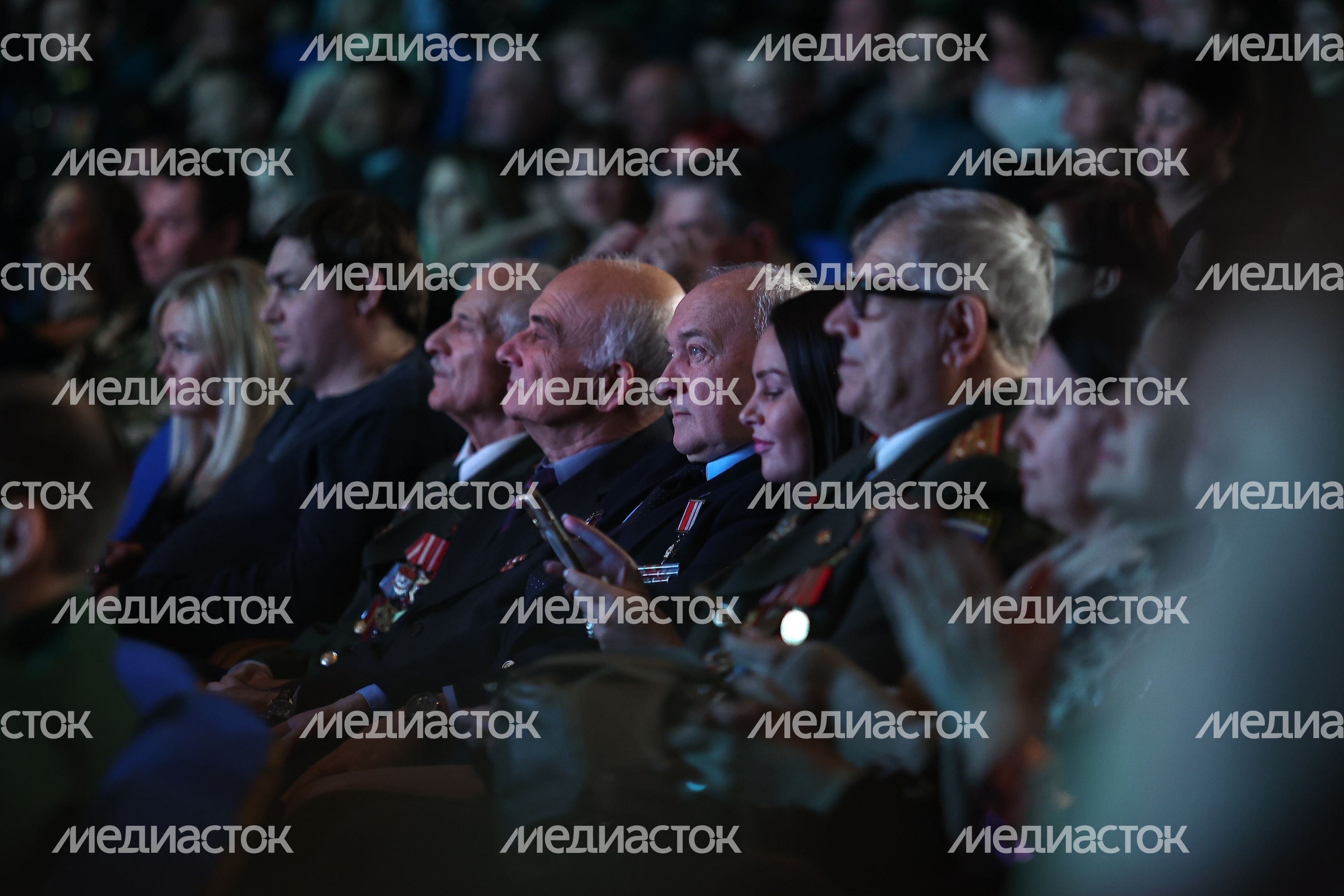Награждение Губернатором лауреатов губернаторской премии «Мы рядом. Доброе дело»