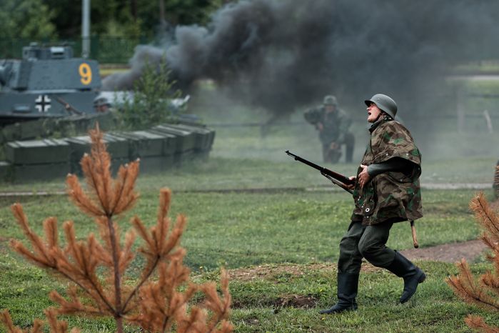 Военно-историческая реконструкция «Первый день войны» у Главного храма ВС РФ в День памяти и скорби