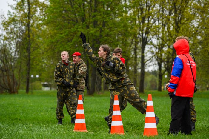 Военно-патриотическая игра «Юнармия, вперед!», посвященная Дню Победы, в Горках Ленинских