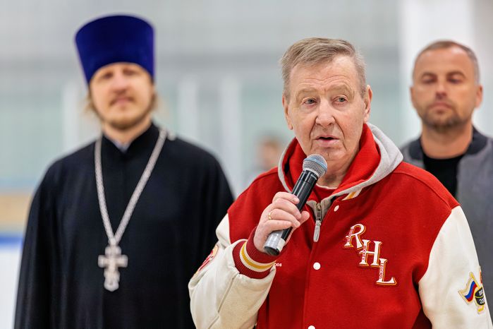 Ю.Е. Ляпкин на благотворительном хоккейном матче