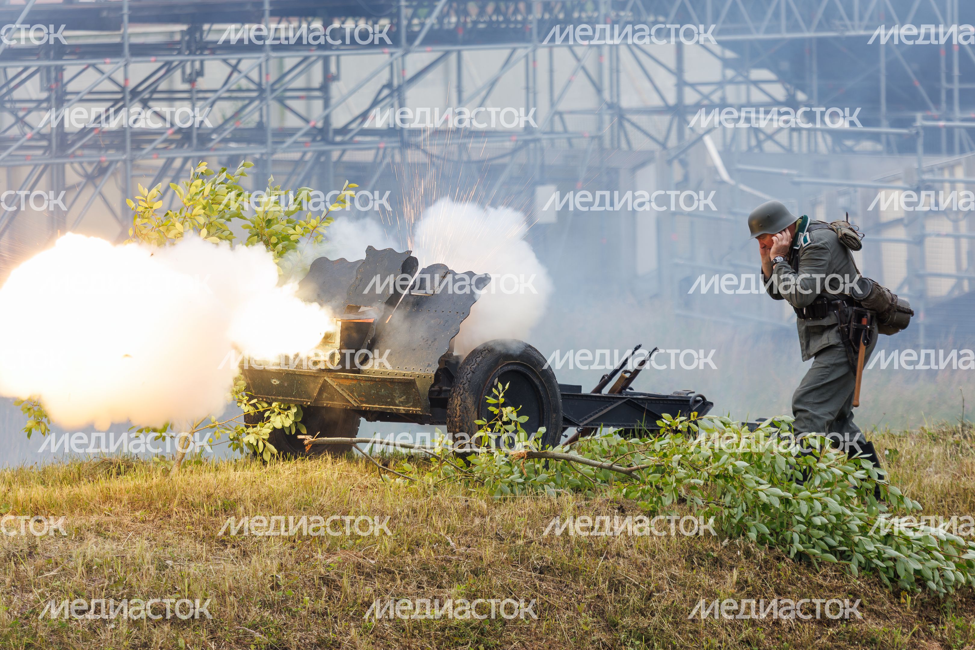 Эпизод Курской битвы под Прохоровкой на военно-исторической реконструкции в Центральном парке «Патриот»