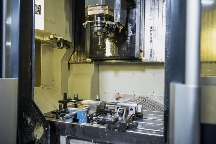 Производственный цех подмосковного оружейного завода