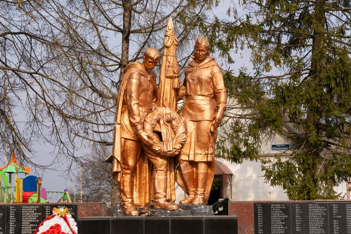 Братская могила советских воинов 1941-1942 гг. в деревне Шишково Волоколамского округа