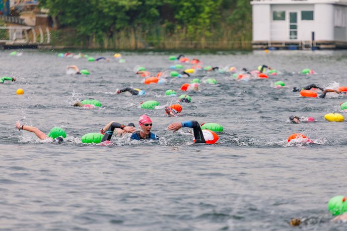 Заплыв на открытой воде Swimcup на Кореневском карьере в Люберцах