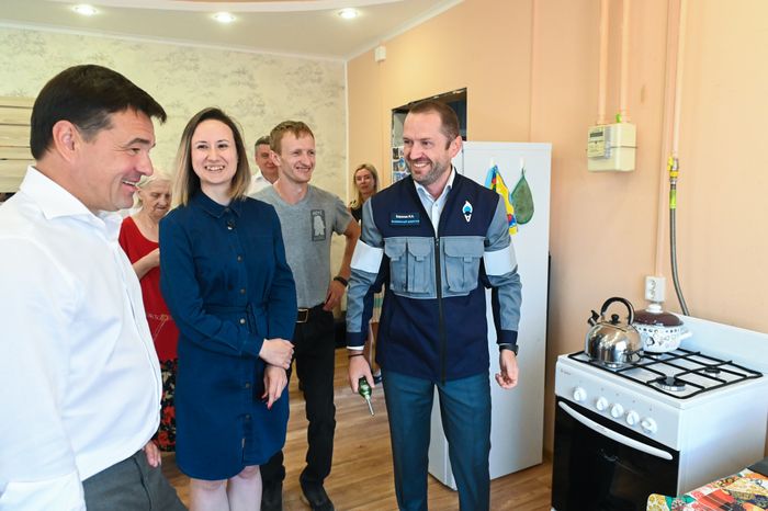 Проверка Губернатором Московской области установки спортивно-игровой площадки в деревне Львово