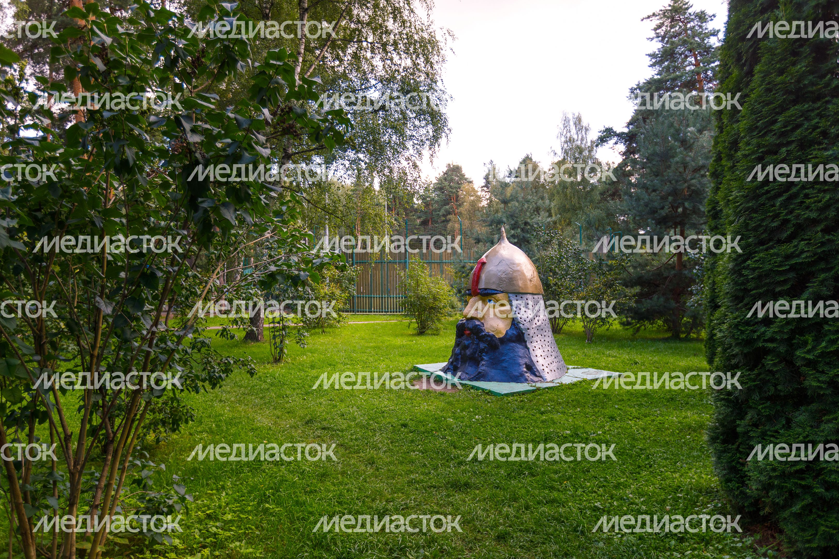 Сказочный персонаж в детском городке «Сказочный» в Красногорске Сказочный персонаж в детском городке «Сказочный» в Красногорске