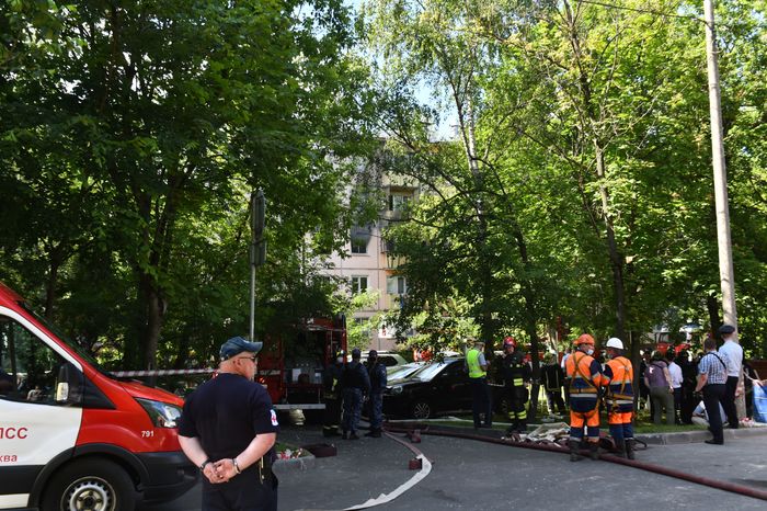 Кадры с места взрыва в доме на улице Проходчиков в Москве