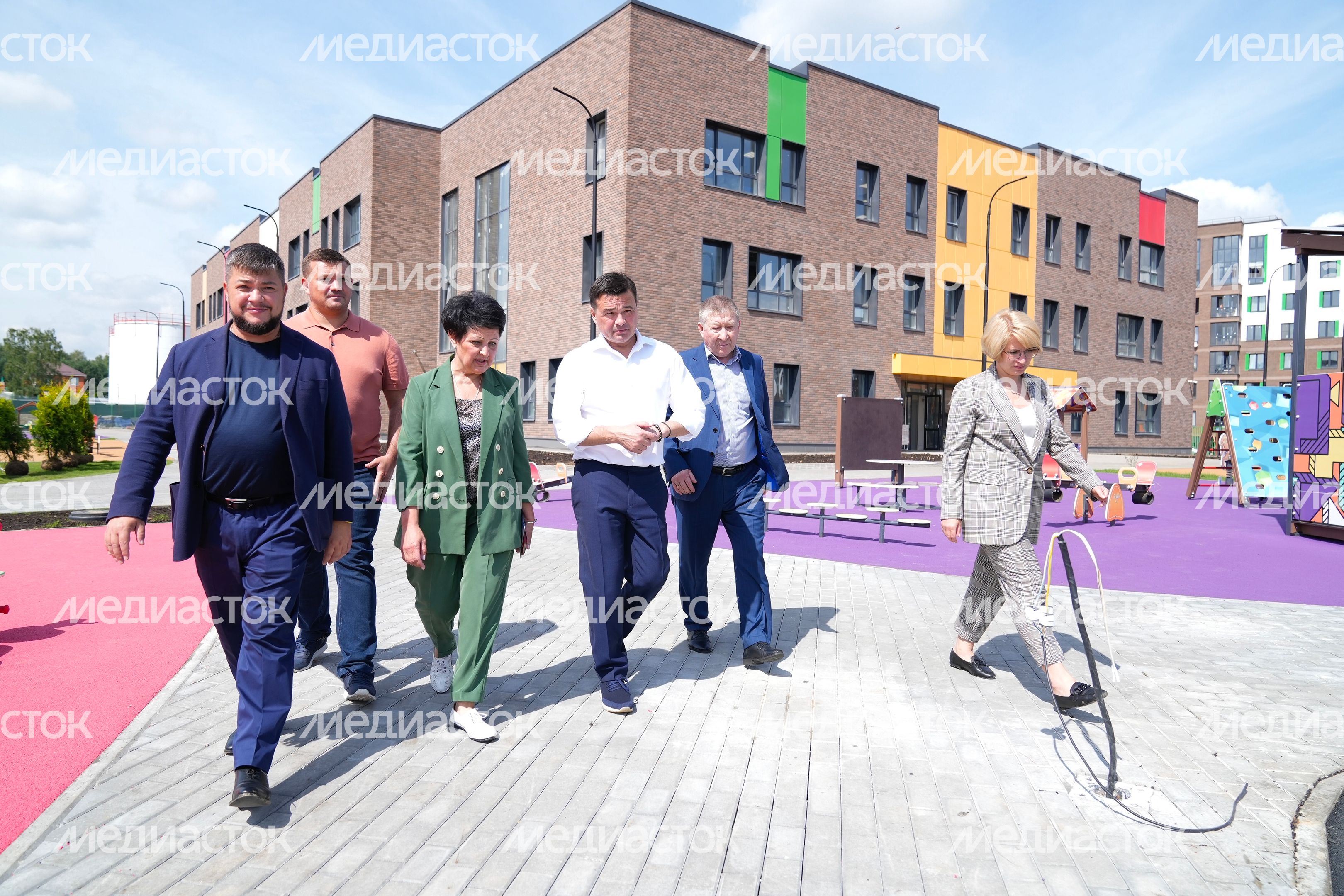 Проверка хода работ по строительству образовательного комплекса в ЖК «Императорские Мытищи» Губернатором Подмосковья