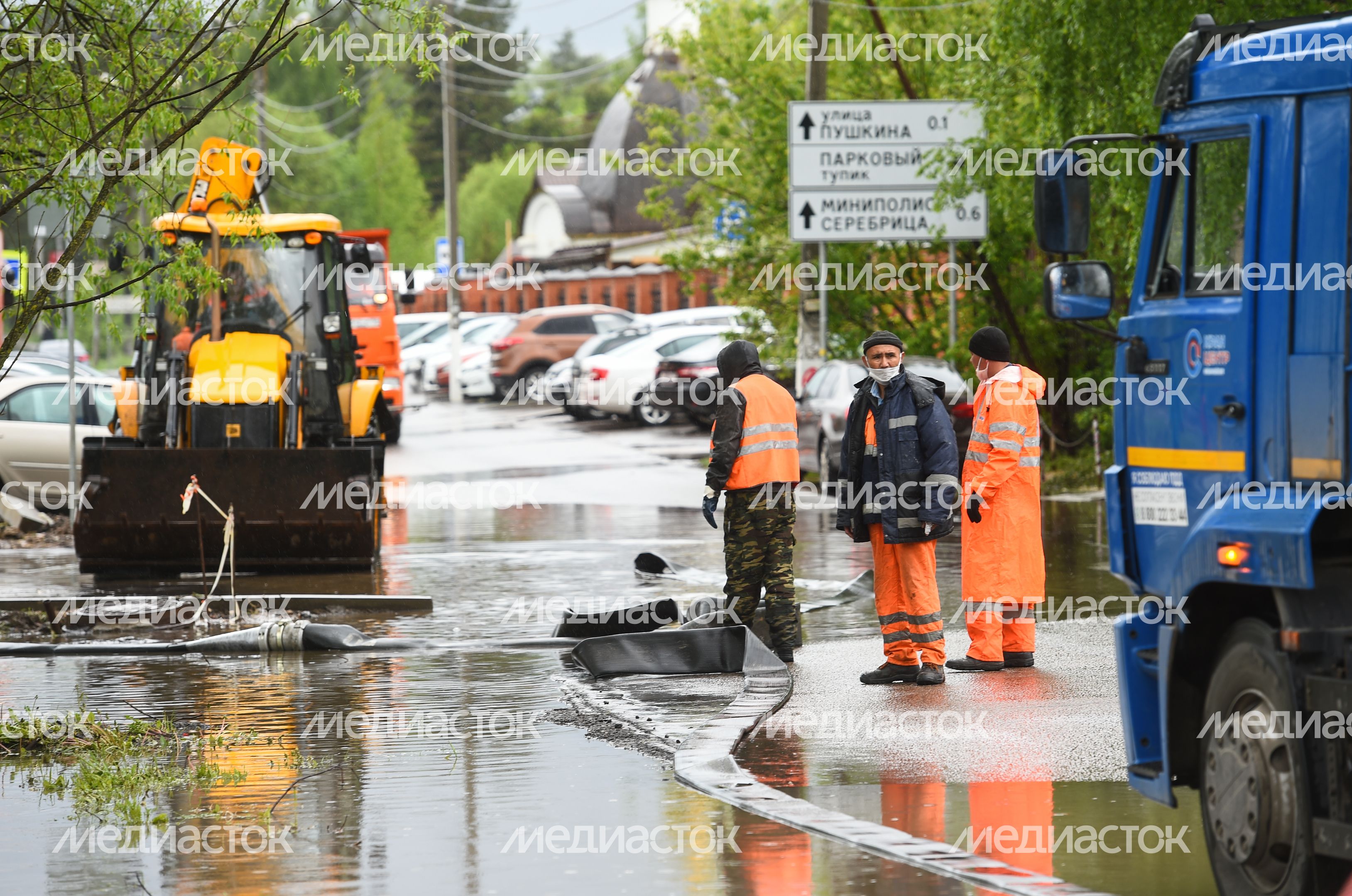 Кадры с мест подтоплений в Красногорске