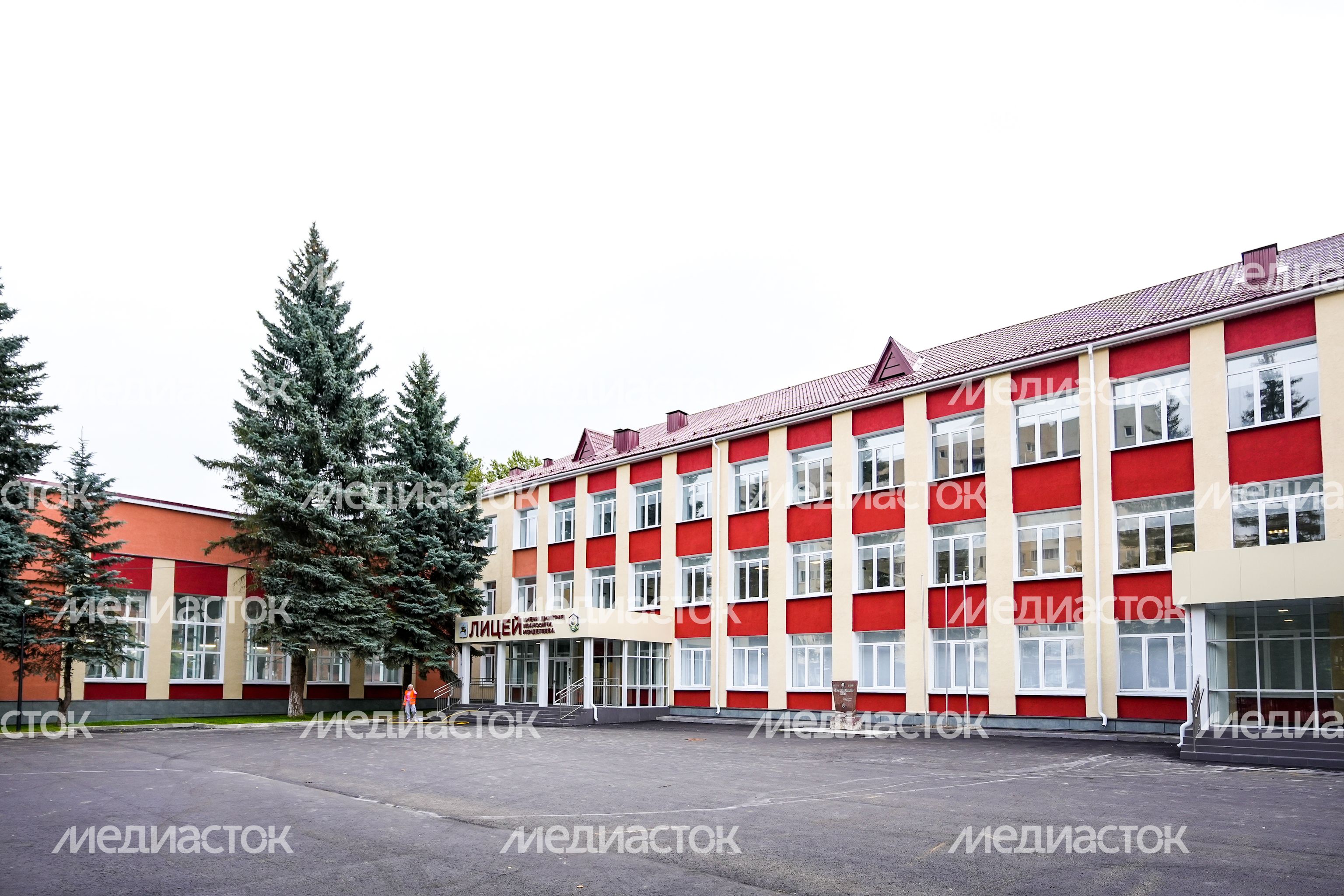 В г.о. Клин завершается капремонт школьного корпуса лицея №10 им. Д.И. Менделеева В г.о. Клин завершается капремонт школьного корпуса лицея №10 им. Д.И. Менделеева