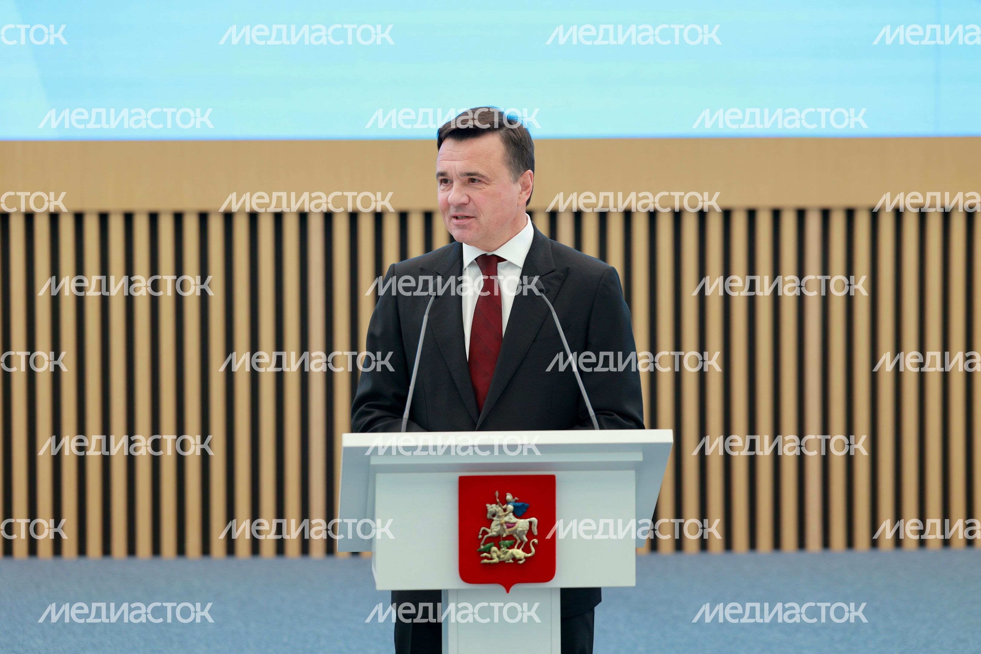 Андрей Воробьев поздравил подмосковных учителей с профессиональным праздником Андрей Воробьев поздравил подмосковных учителей с профессиональным праздником