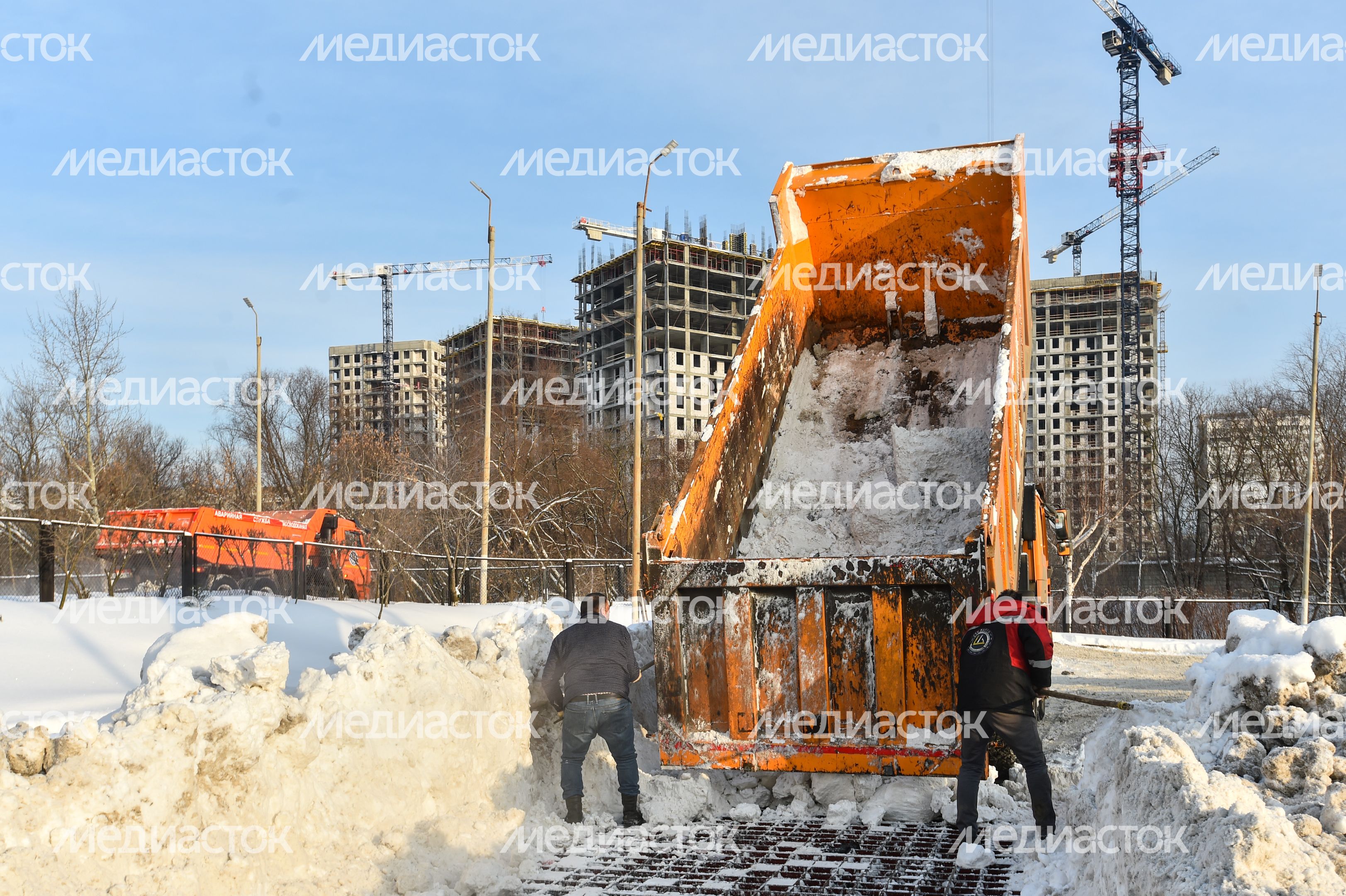 Утилизация снега на снегосплавном пункте «Черкизово»