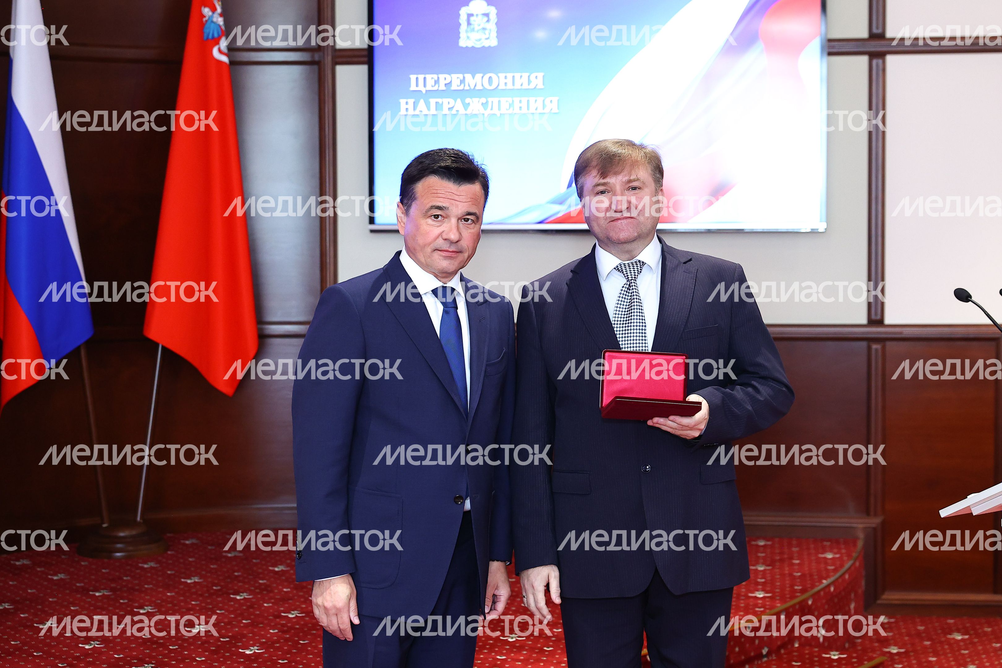 Андрей Воробьев наградил подростков, спасших людей в «Крокусе», а также работников образования и культуры