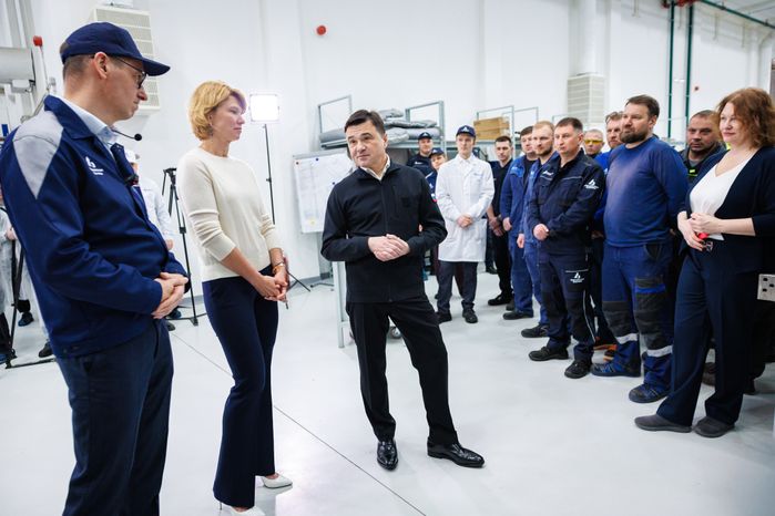 Андрей Воробьев и Оксана Лут открыли в Лобне центр по сборке технологического оборудования