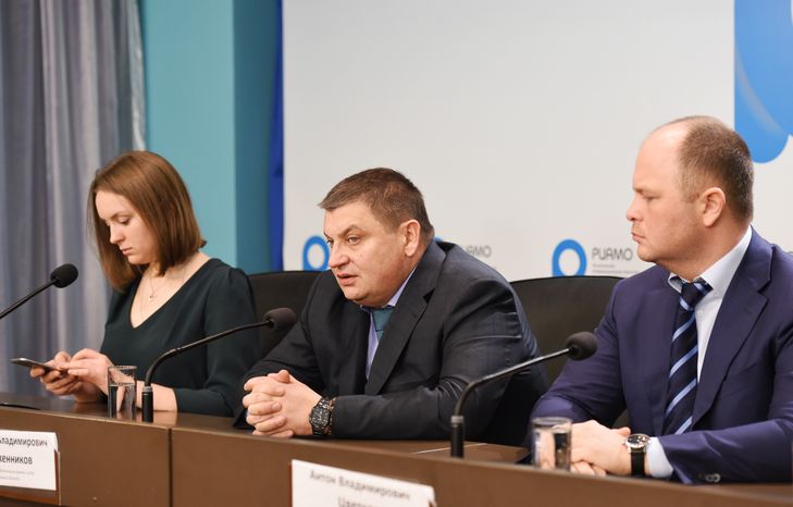 Пресс-конференция министра потребительского рынка и услуг Московской области Владимира Посаженникова