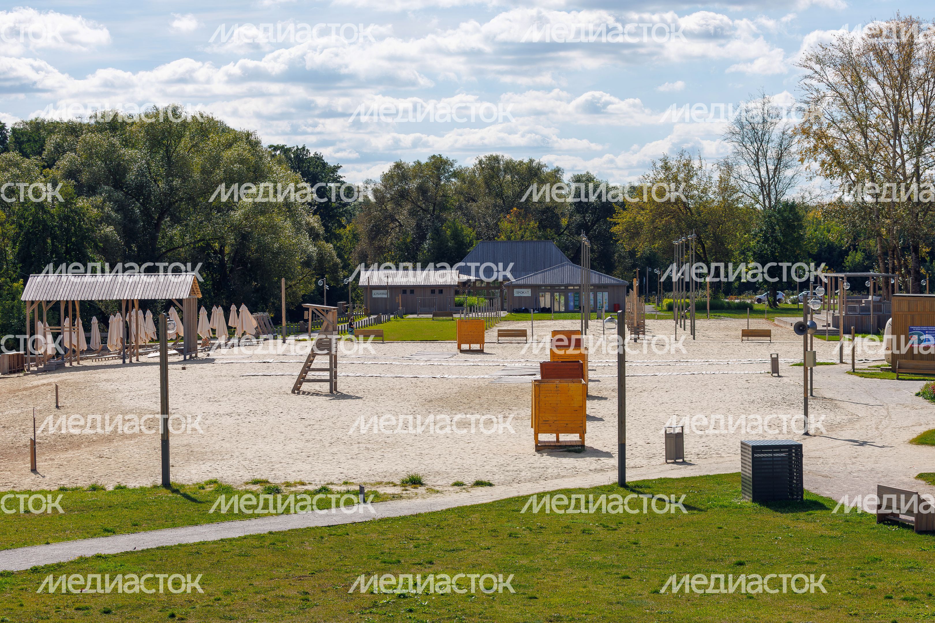 Пляжная зона отдыха на набережной реки Коломенки в Коломне Пляжная зона отдыха на набережной реки Коломенки в Коломне