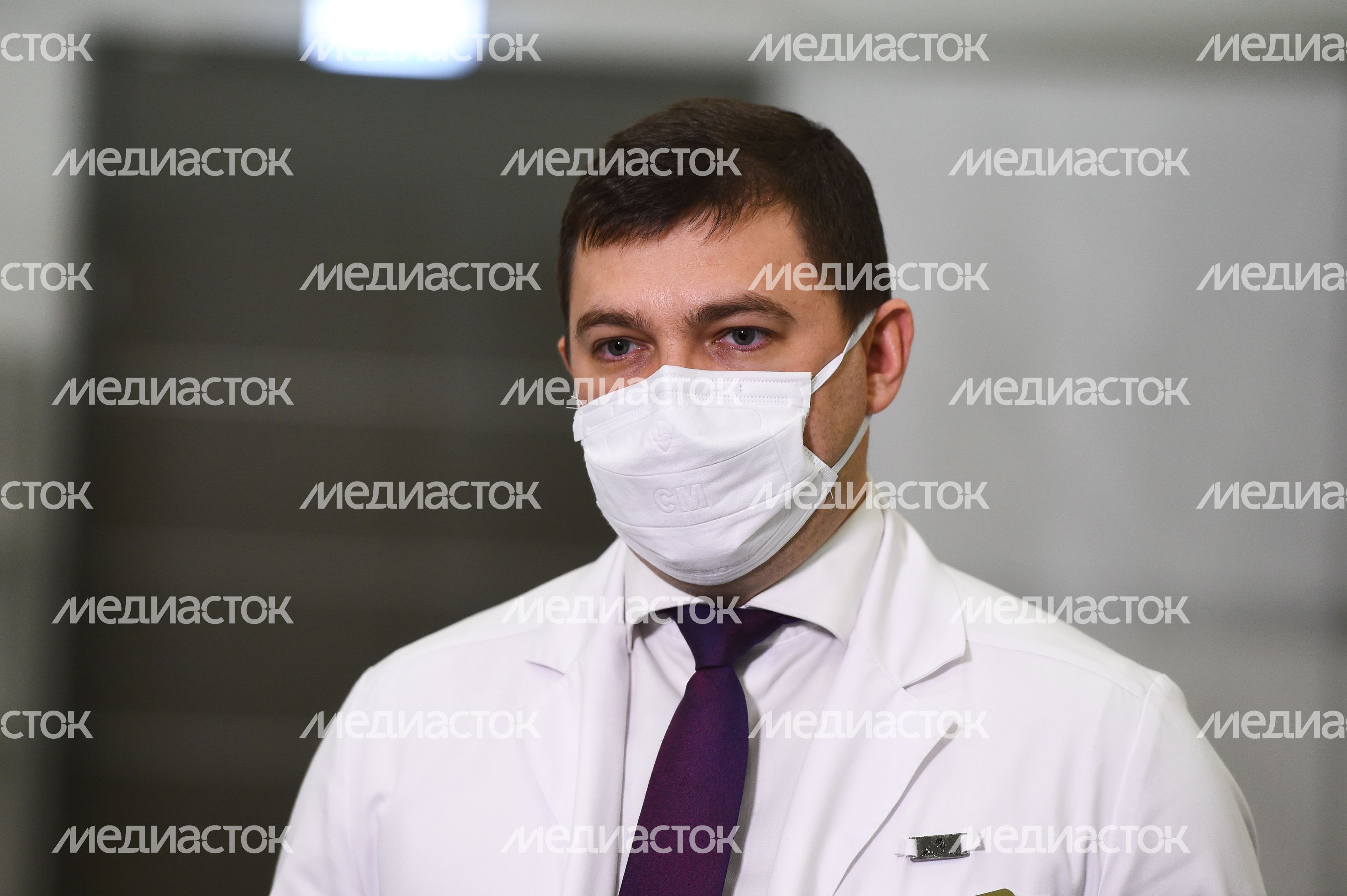 Медицинский центр для больных с коронавирусом, организованный в павильонах Конгрессно-выставочного центра в Кубинке