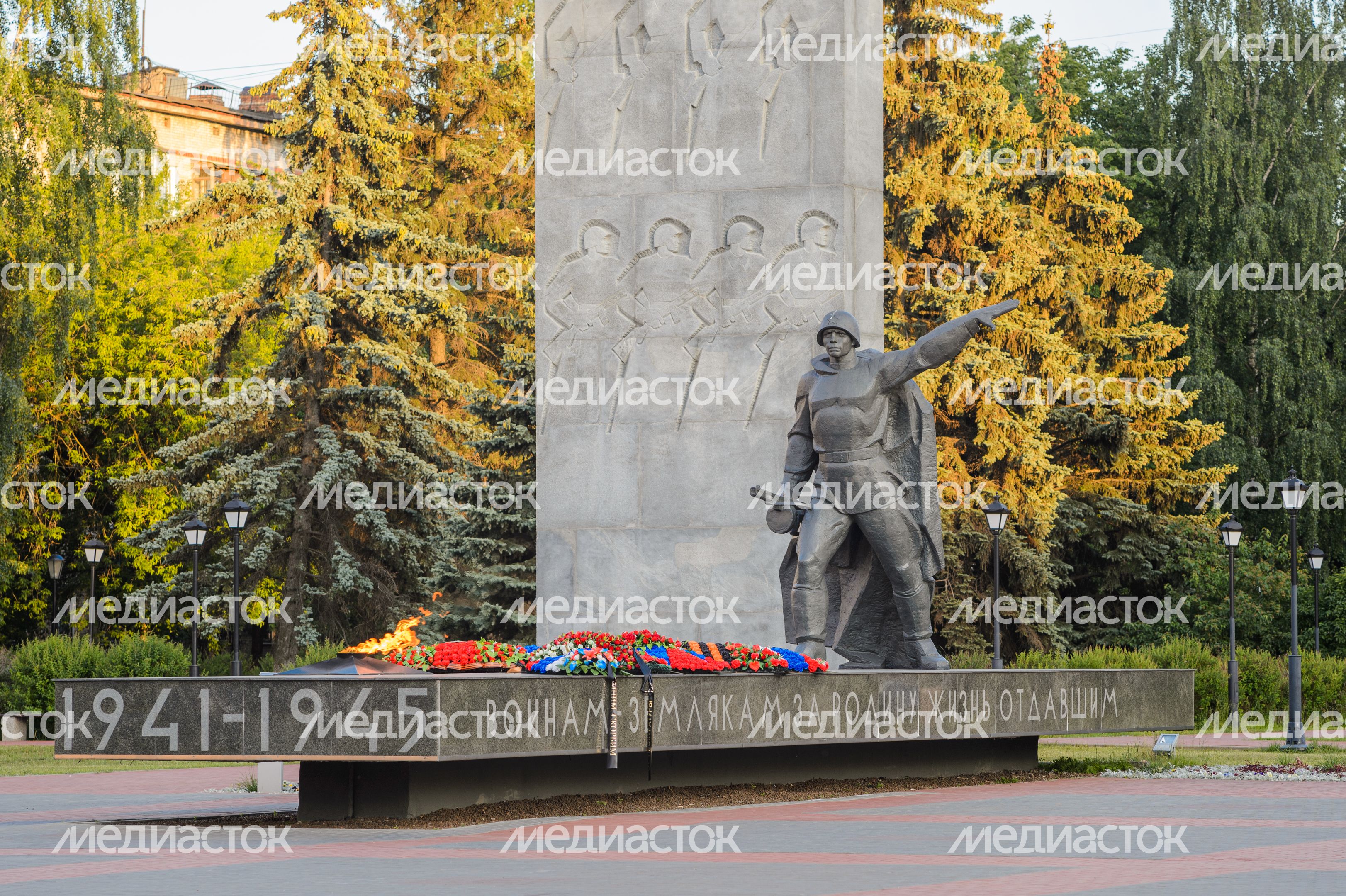 Памятник Воинам-землякам Памятник Воинам-землякам