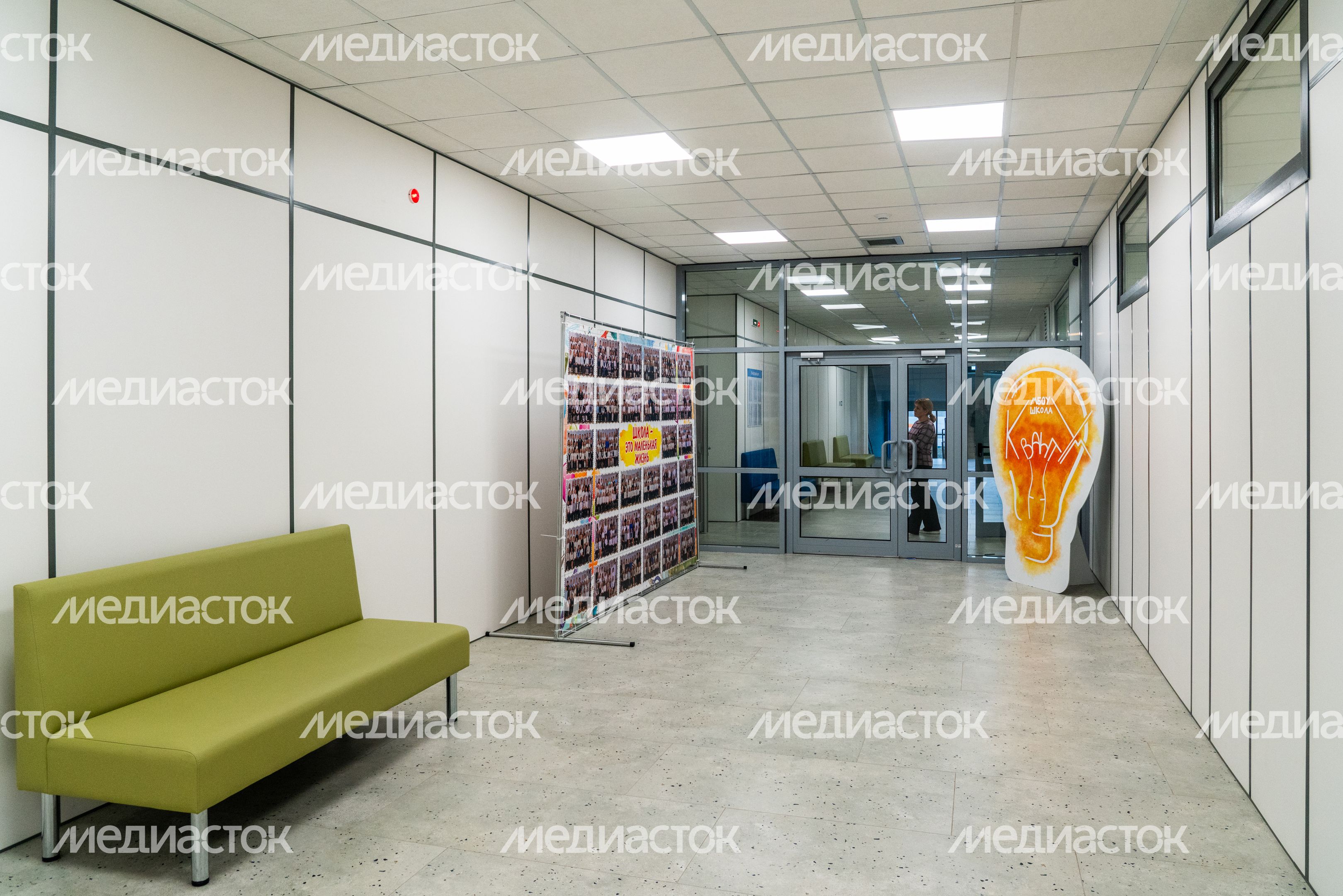 Новый корпус «Интеллектуал» школы «КвантУм» им. Героя СССР В. Фабричнова в мкр. Восточный Звенигорода Новый корпус «Интеллектуал» школы «КвантУм» им. Героя СССР В. Фабричнова в мкр. Восточный Звенигорода