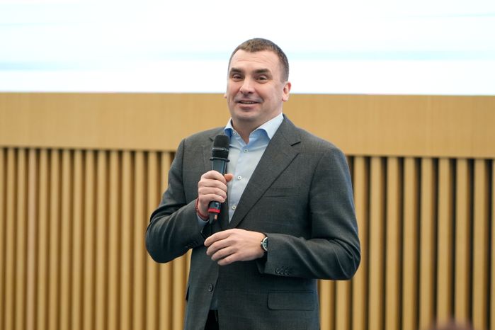 Участников форума поприветствовал руководитель Исполкома Народного фронта Михаил Кузнецов