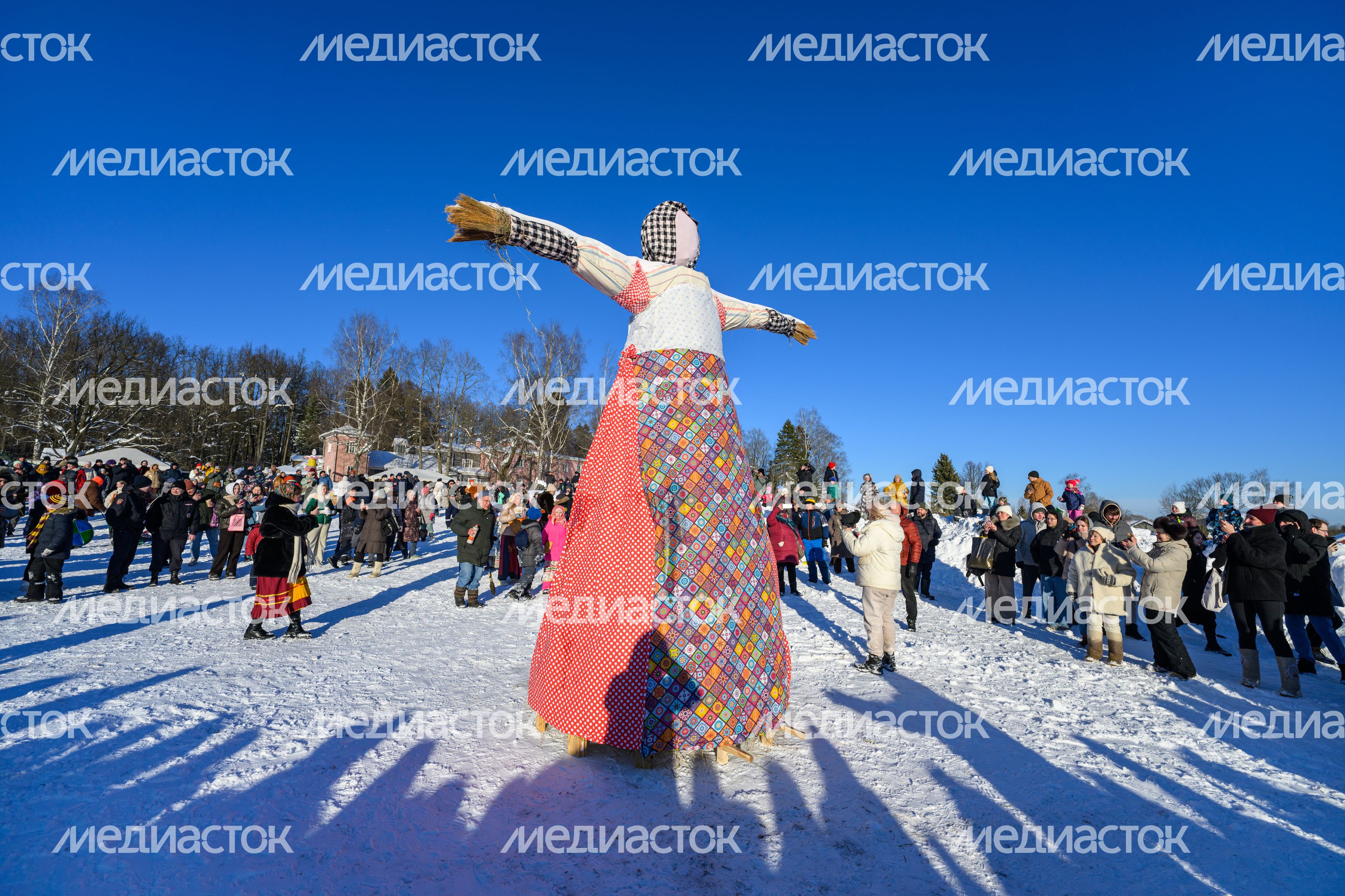 Сожжение чучела на Масленице в Мураново Сожжение чучела на Масленице в Мураново