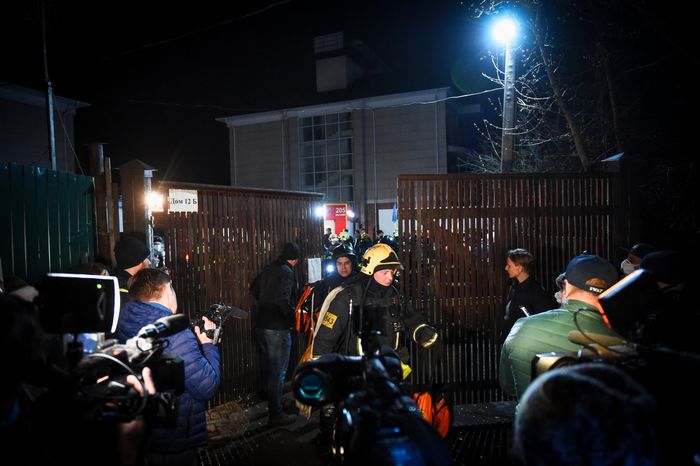 Кадры с места пожара в доме престарелых «Третий возраст» в Москве