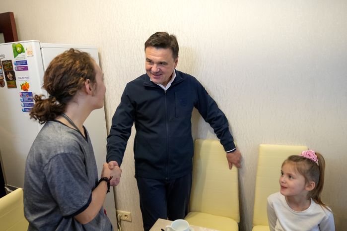 Андрей Воробьев навестил семью погибшего на СВО бойца