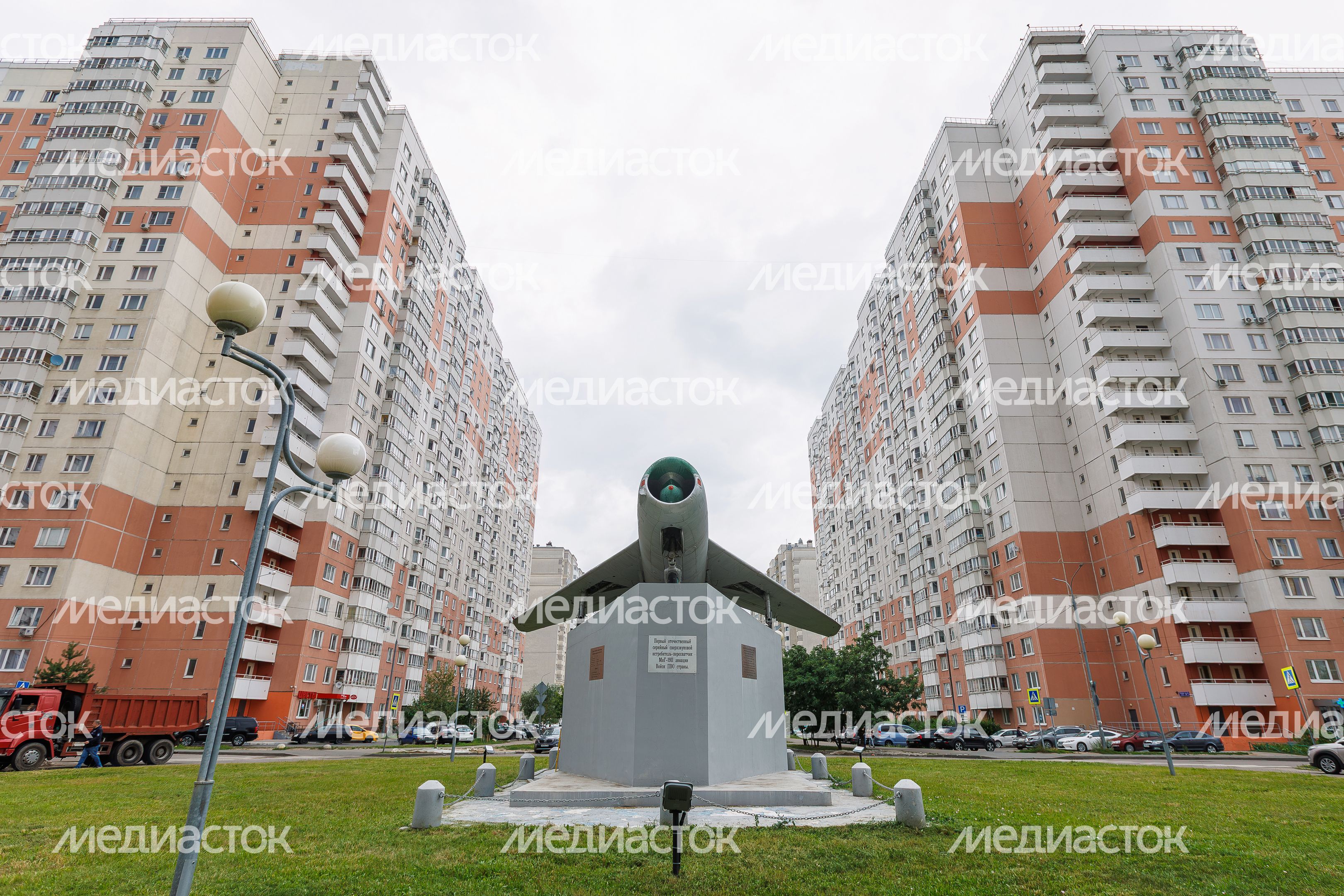 Памятник «Истребитель МиГ-19» в Балашихе