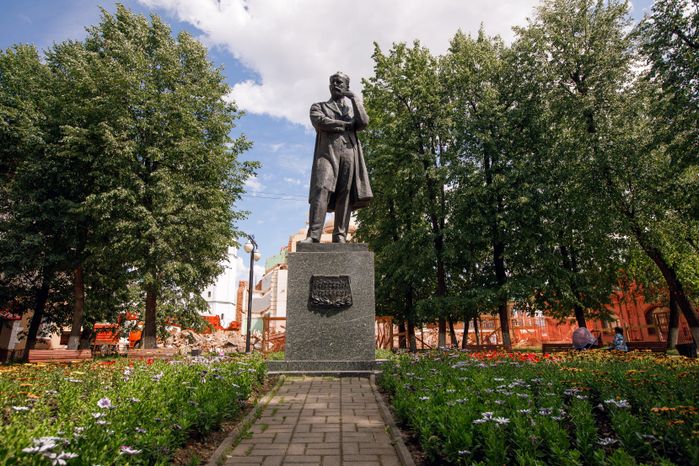 Памятники Чайковскому