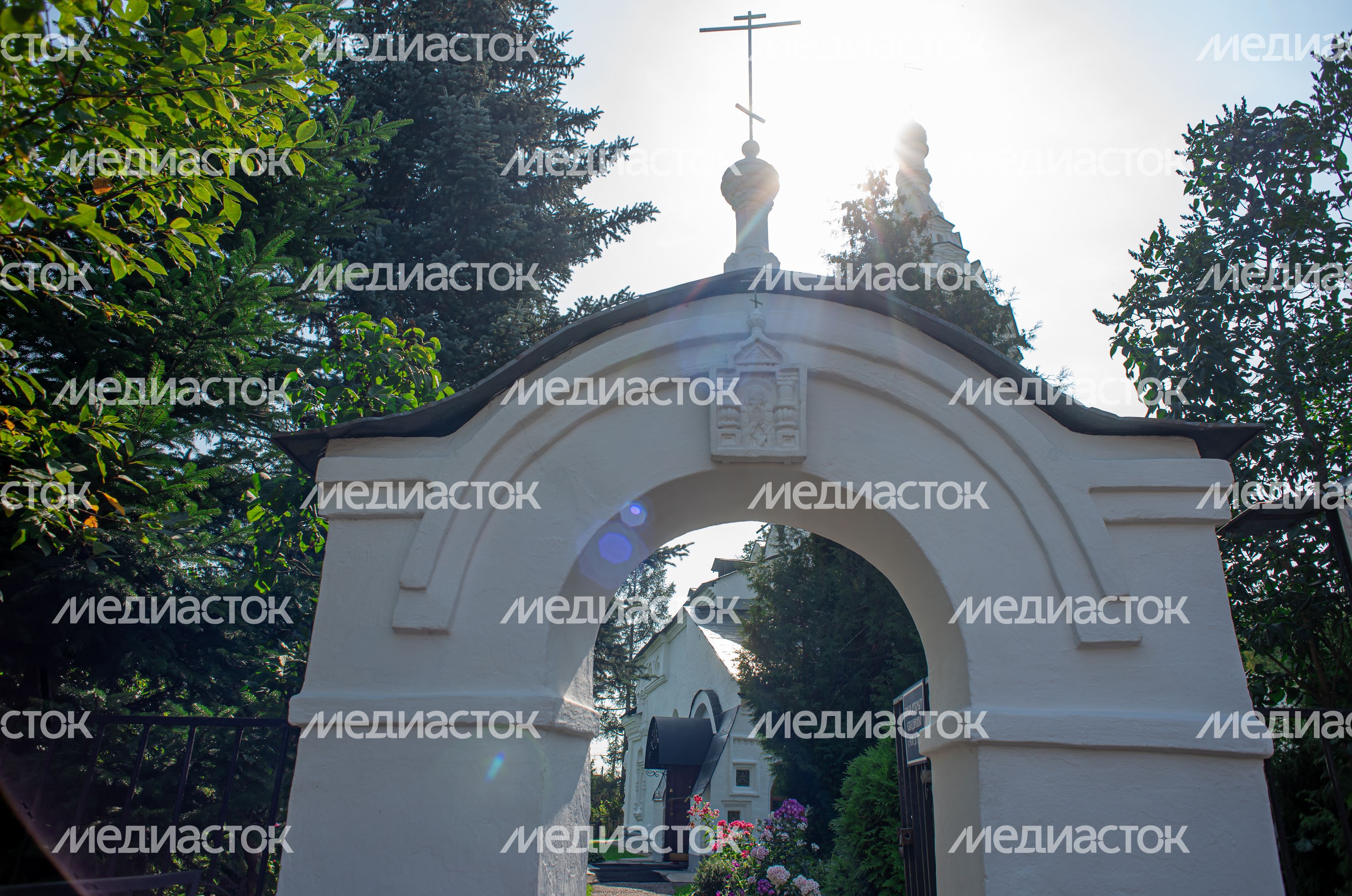 Летние виды церкви Сергия Радонежского в Комягино