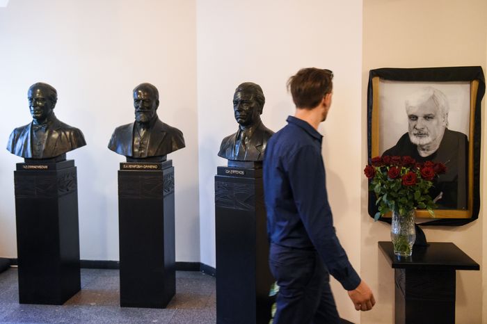 Церемония прощания с актером Дмитрием Брусникиным в Москве