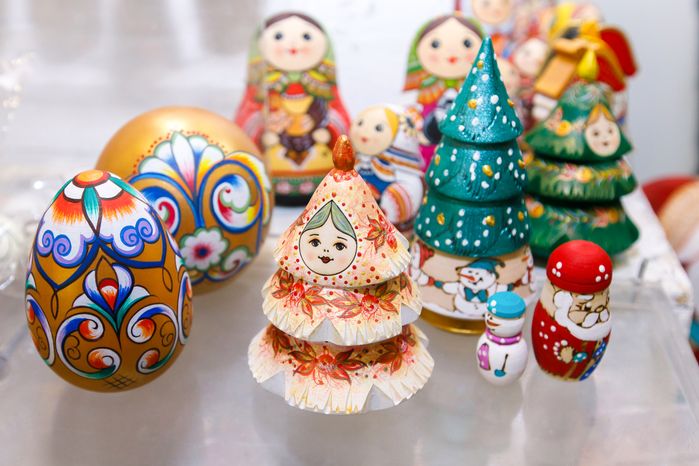Предметы народных художественных промыслов на выставке «Ладья. Зимняя сказка 2024»