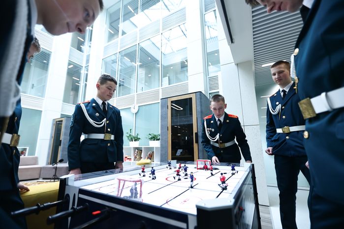 Встреча Губернатора Подмосковья с ребятами из кадетской школы «Корабелы Прионежья»