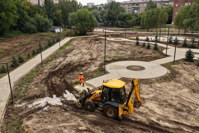 В Дзержинском завершается обновление сквера имени Громцева