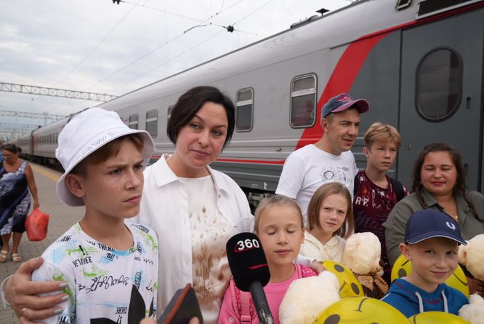 Семья из Подмосковья взяла под опеку 9 детей из ДНР