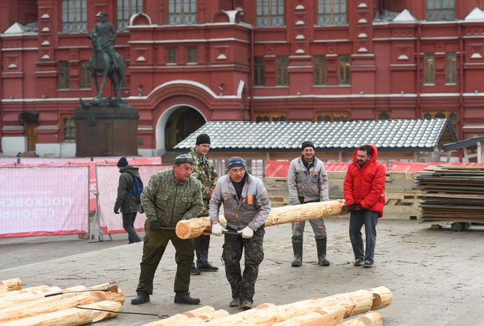 Монтаж инсталляций для фестиваля «Московская Масленица» на Манежной площади