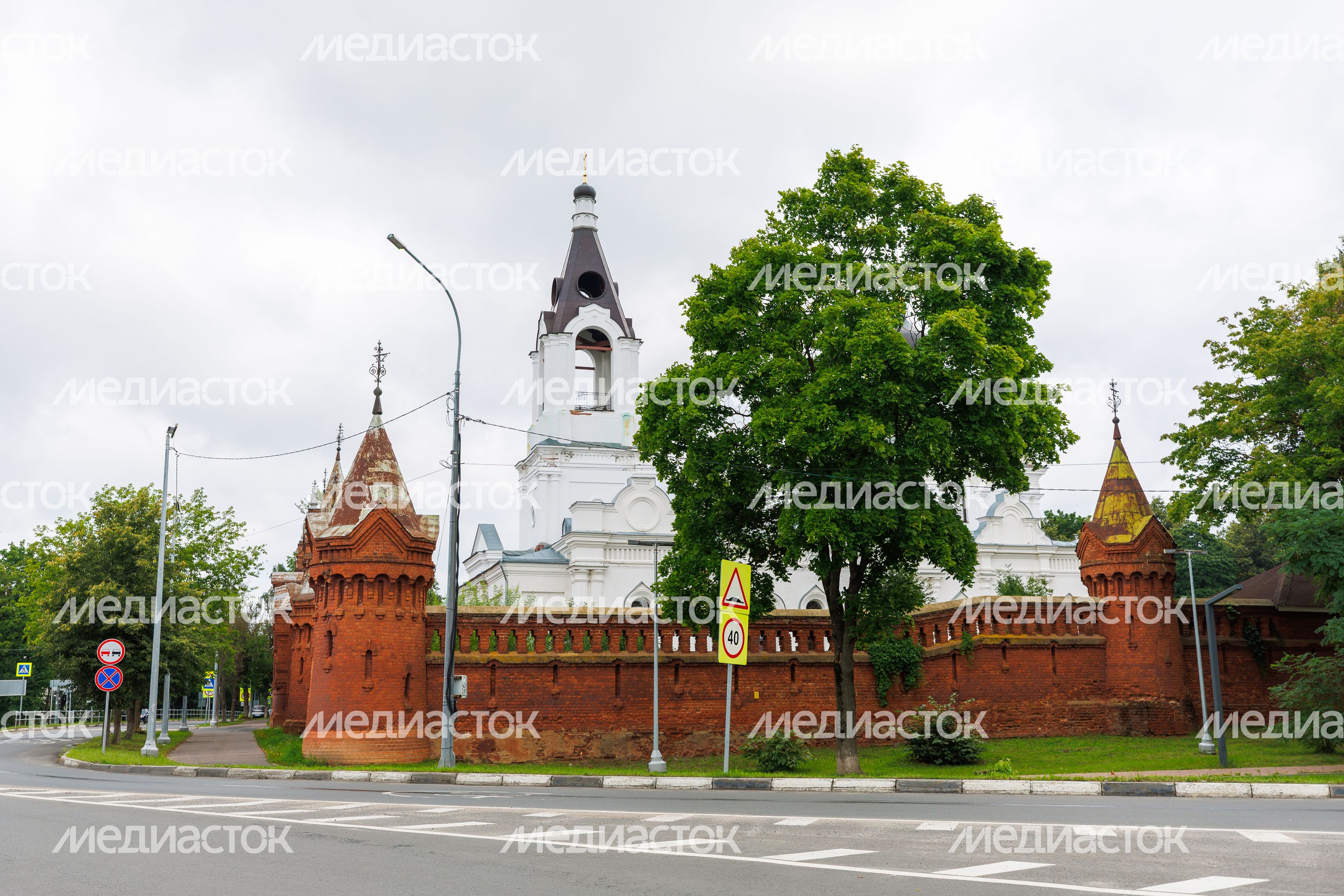 Свято-Троицкий Мариинский монастырь летом в Егорьевске