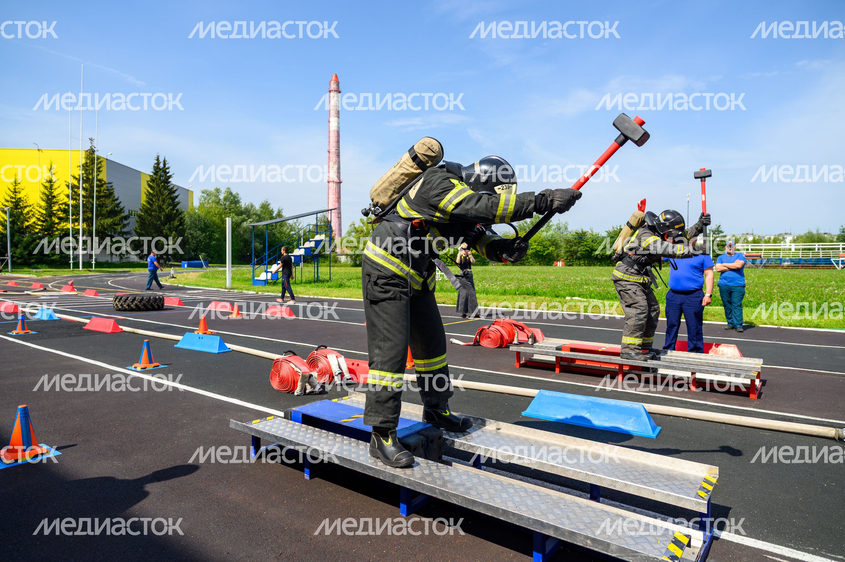 Конкурс профмастерства среди пожарных и спасателей в Подольском центре подготовки МЧС Конкурс профмастерства среди пожарных и спасателей в Подольском центре подготовки МЧС