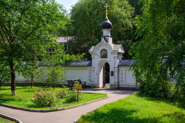 Церковь святого мученика Уара в поселке Вешки округа Мытищи