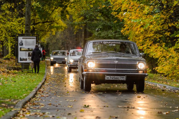 Ленинские Горки. Закрытие летнего сезона Клуба любителей автомобилей «Волга-242»