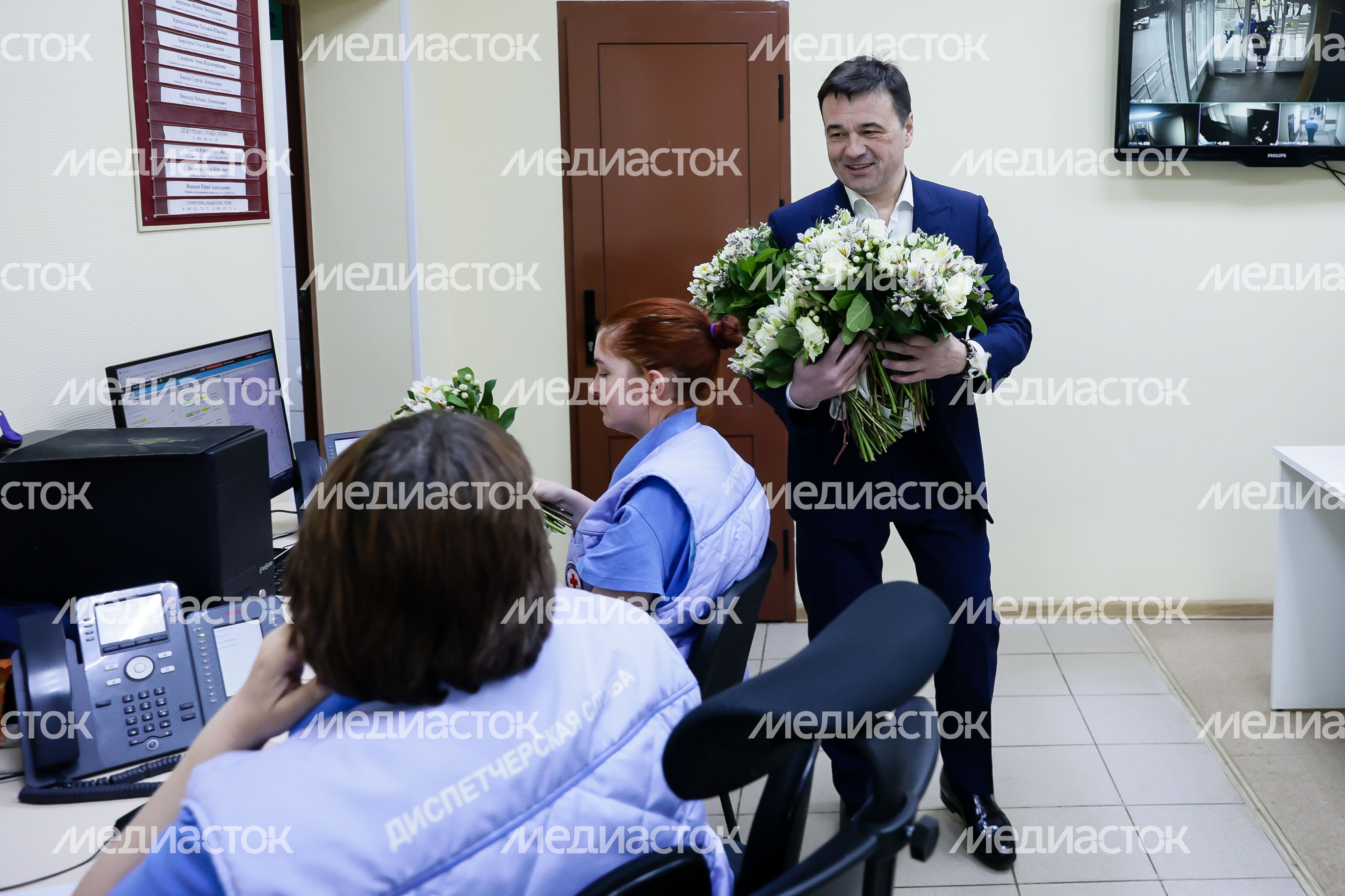 Поздравление губернатором Подмосковья работников скорой медицинской помощи с профессиональным праздником