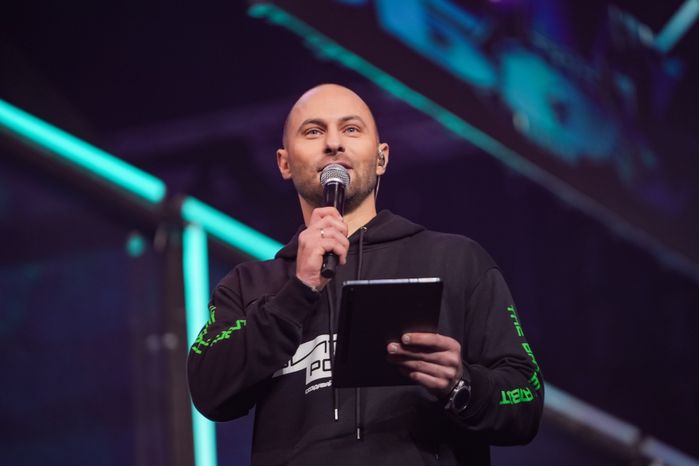 Андрей Воробьев дал старт финалу  международного чемпионата «Битва роботов»