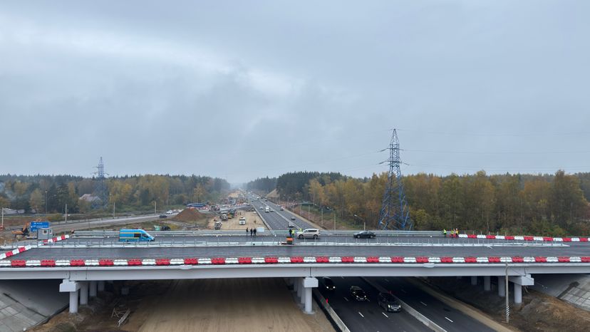 Строительство путепровода на пересечении с А-107 (Малым Московским кольцом)