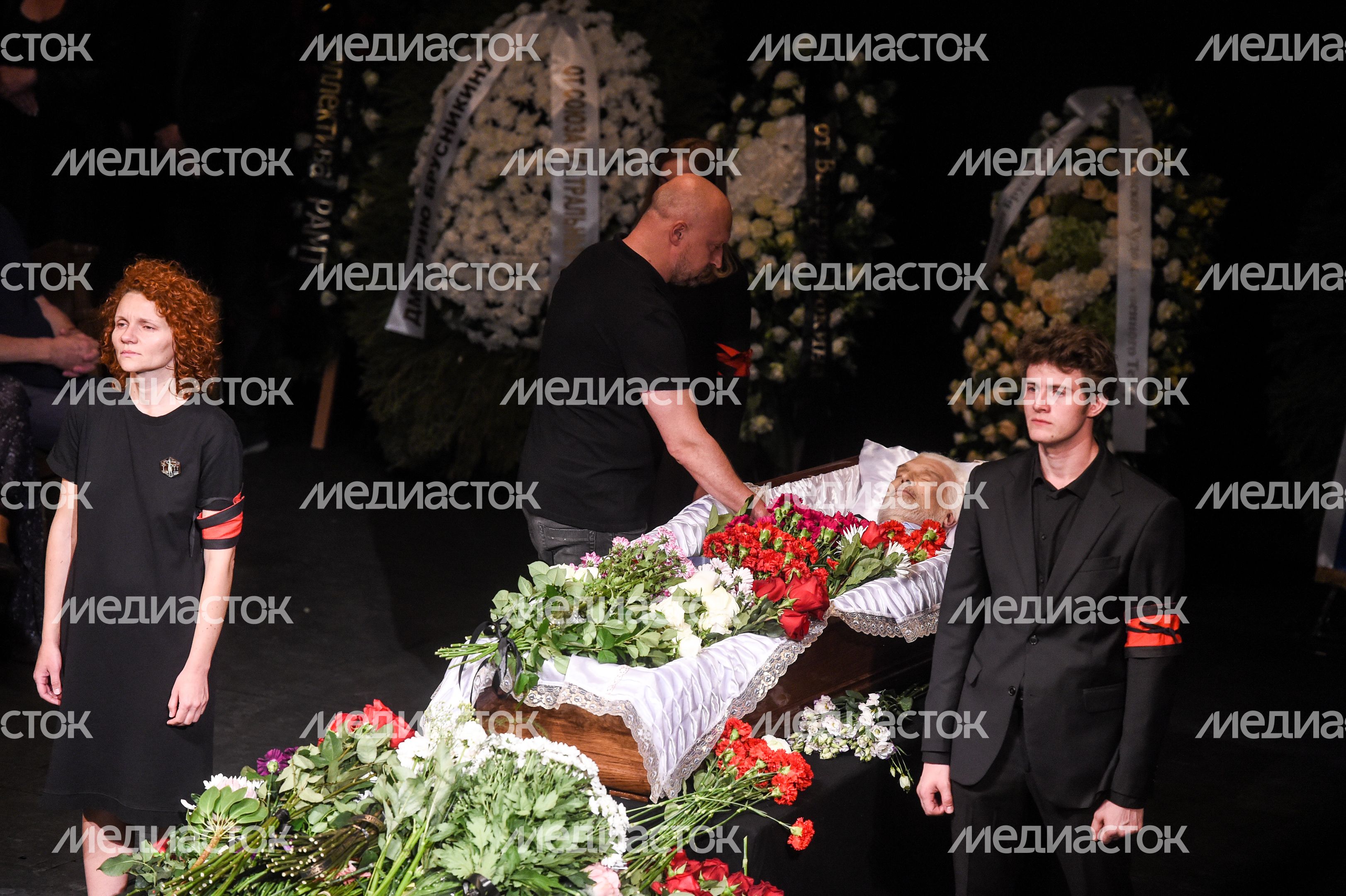 Церемония прощания с актером Дмитрием Брусникиным в Москве