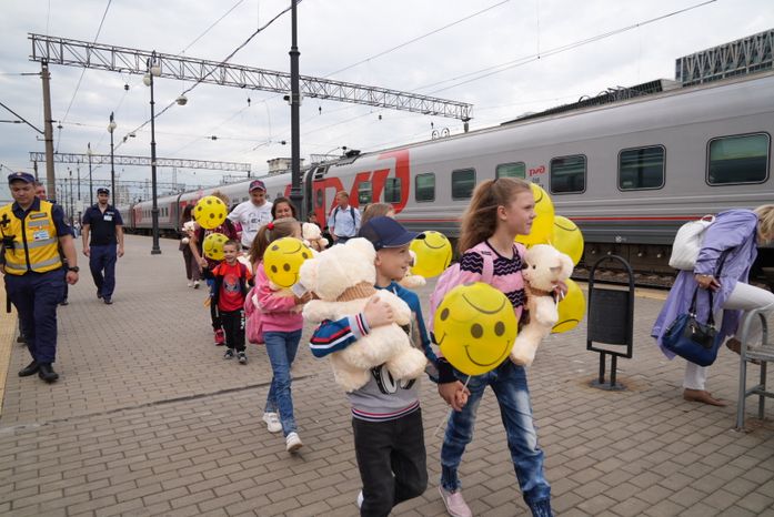 Семья из Подмосковья взяла под опеку 9 детей из ДНР