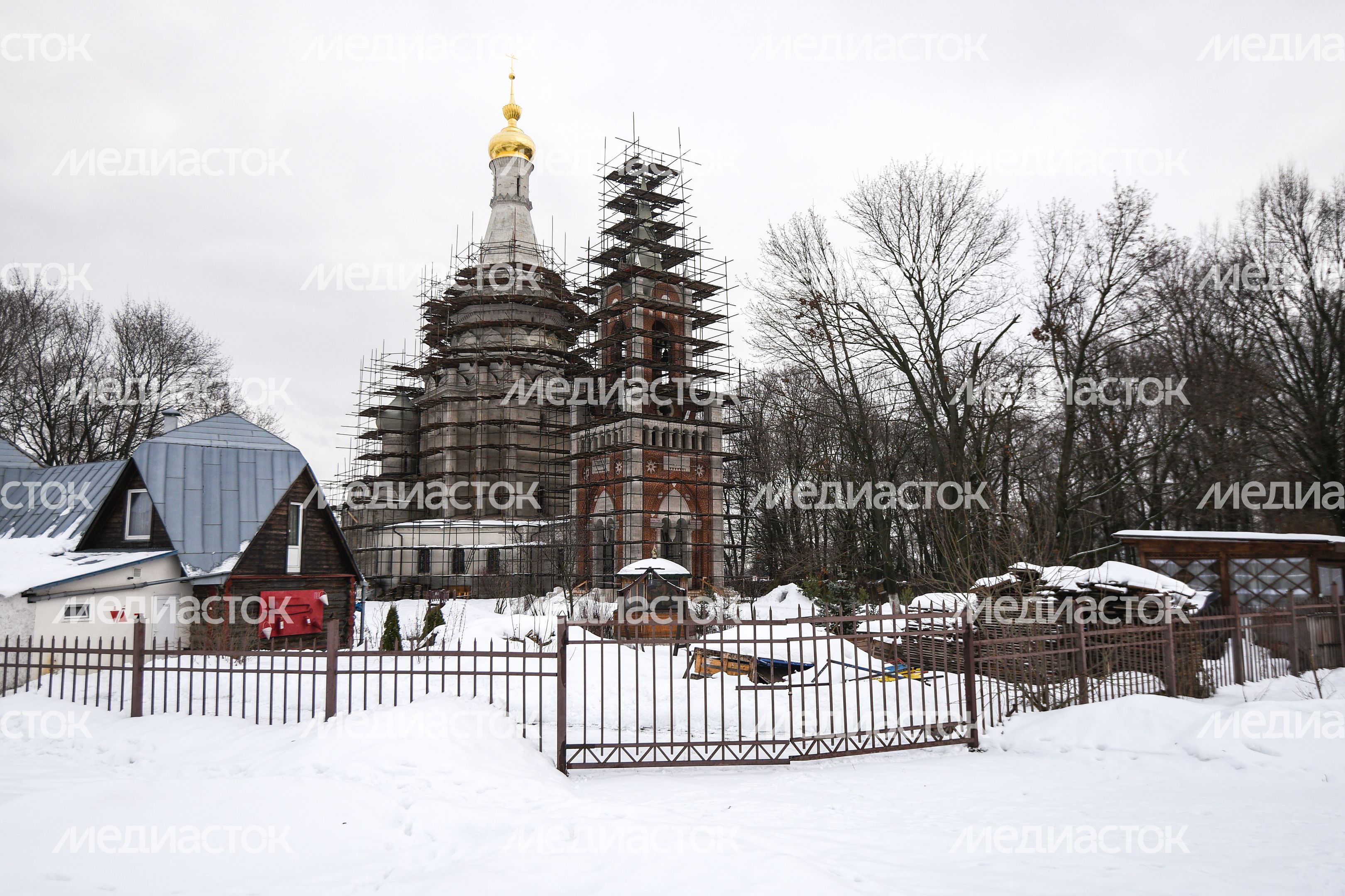 Храм Преображения Господня в селе Остров